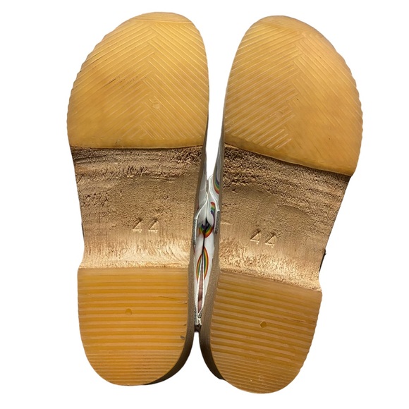 Cape Women's Sweden Alder Wood White Rainbow Print Clogs - Picture 6 of 6